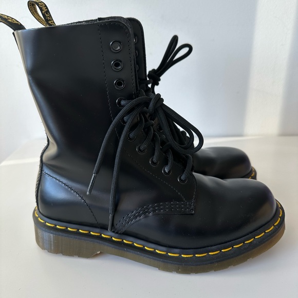 Dr Martens Boots - Picture 4 of 8